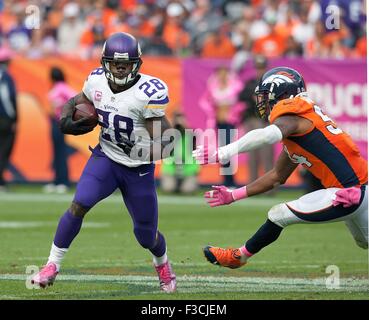 Denver, Colorado, USA. 4th Oct, 2015. A Vikings fan in the stands shows ...