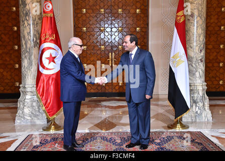 Cairo, Egypt. 4th Oct, 2015. Egyptian President Abdul Fattah al-Sisi meets with Tunisian Presidentin in Cairo on October 4, 2015 © Egyptian President Office/APA Images/ZUMA Wire/Alamy Live News Stock Photo