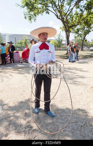 A Vaquero (Mexican cowboy) spinning a lasso Stock Photo