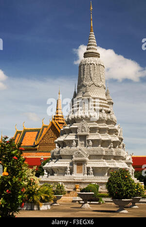 Stupa in the Royal Palace. Phnom Penh. The Royal Palace in Phnom Penh was constructed over a century ago to serve as the residen Stock Photo