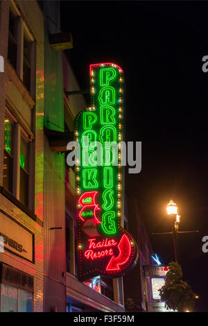 Honky Tonk row Nashville Tennessee TN bar neon Stock Photo