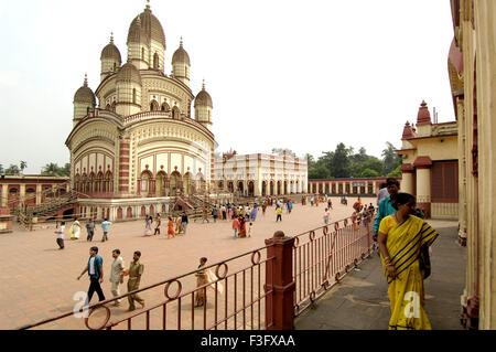 Pilgrims at Dakshineshwar Kali Temple Calcutta Kolkata West Bengal India Stock Photo