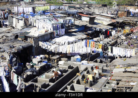 Dhobi Ghat ; open laundry run by Mumbai Municipal Corporation Washer men ; Mahalakshmi ; Bombay now Mumbai ; Maharashtra Stock Photo