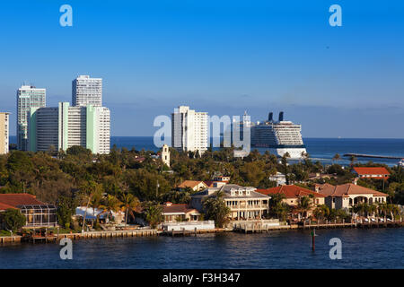Cruise ship leaves Port Everglades and heads out to the Atlantic Ocean Stock Photo