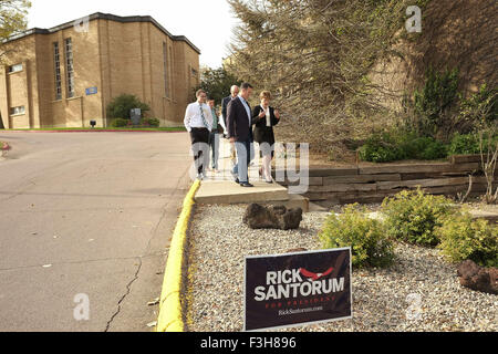 Sioux City, IOWA, USA. 7th Oct, 2015. Republican presidential candidate and former U.S. Sen. RICK SANTORUM, foreground left, (R-PA) walks to a campus theatre with Briar Cliff University president BEV WHARTON, right, Wednesday, Oct. 7, 2015, where he held a town hall at the Catholic university. © Jerry Mennenga/ZUMA Wire/Alamy Live News