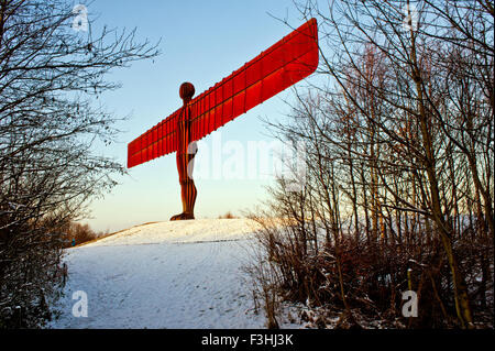 Anthony Gormleys Angel of the North in the snow, Gateshead Stock Photo