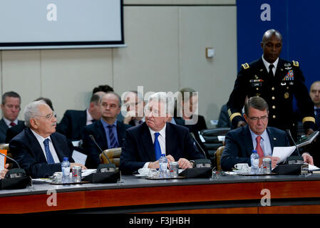 Brussels, Belgium. 8th Oct, 2015. Turkish Minister of Defense Mehmet Vecdi Gonul, British Defence Secretary Michael Fallon and US Secretary of State for Defense Ashton Carter (from L to R, front) attend a NATO Defense Ministers meeting at its headquarters in Brussels, Belgium, Oct. 8, 2015. Credit:  Ye Pingfan/Xinhua/Alamy Live News Stock Photo