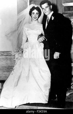 ELIZABETH TAYLOR  (1932-2011) Anglo-American film actress marries Conrad Hilton in May 1950 Stock Photo