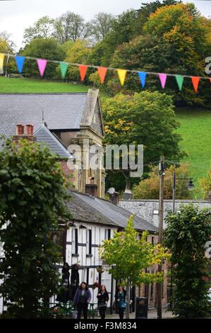 Llanidloes, Powys, Wales, UK. 9th October, 2015. Autumn colours in the small welsh town of Llanidloes in the heart of the Cambrian mountains, Wales on a fine dry October afternoon  photo Credit:  Keith Morris / Alamy Live news Stock Photo