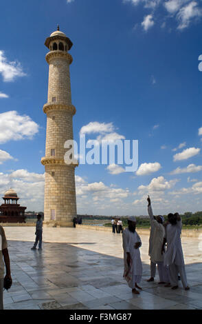 People Visit Taj Mahal Tac Mahal Which is Considered the Finest Example of  Mughal Architecture,scene from Entrance of Taj Mah Editorial Photography -  Image of visit, reflections: 206313527