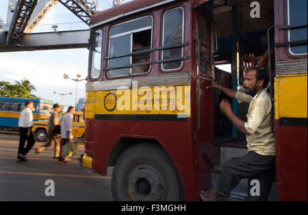 Kolkata, West Bengal, India. Kolkata bus. Buses are chaotic and can get terribly crowded. A better choice is the slow, trundling Stock Photo