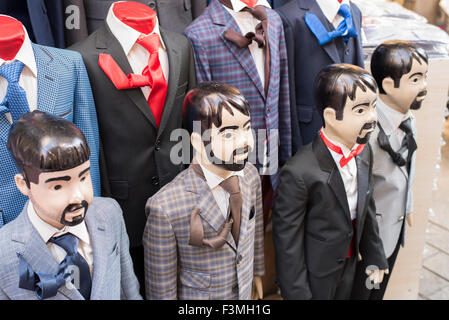 mannequins in clothes shop Stock Photo - Alamy