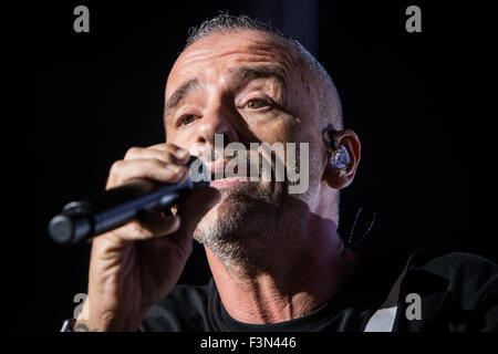 Assago Milan Italy. 09th October 2015. The Italian singer-songwriter EROS RAMAZZOTTI performs live on stage in the second of three concerts scheduled in Milan during the 'Perfetto World Tour 2015/16' Credit:  Rodolfo Sassano/Alamy Live News Stock Photo