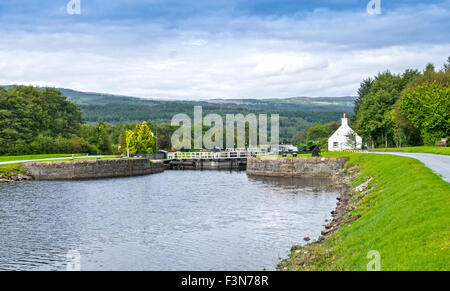 GREAT GLEN WAY OR TRAIL SCOTLAND CULLOCHY LOCK ON THE CALEDONIAN CANAL Stock Photo