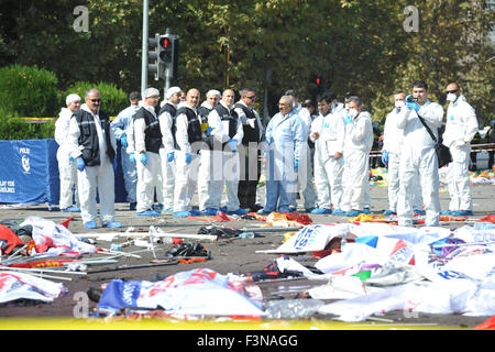 Ankara, Turkey, 10th Oct, 2015. Medical workers clean up the accident site in Ankara, capital of Turkey, on Oct. 10, 2015. At least 30 were killed and 126 others injured on Saturday after two explosions in the Turkish capital of Ankara, Turkish Interior Ministry said. Credit:  Cihan/Xinhua/Alamy Live News Stock Photo