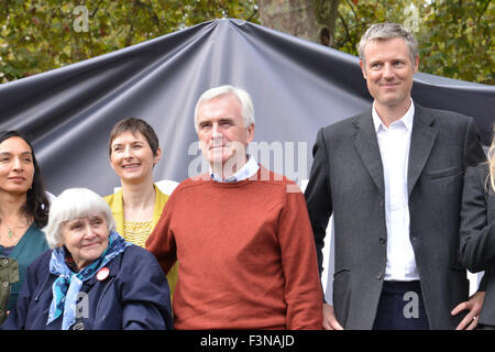 London Mayoral candidates and local people attend a No 3rd Runway, Heathrow expansion protest in Parliament Square Stock Photo