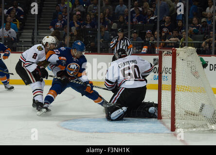 New York, NY, USA. 9th Oct, 2015. 1st period of the inaugural regular season NHL hockey game at Barclays Center in New York, Friday, Oct. 9, 2015. © Bryan Smith/ZUMA Wire/Alamy Live News Stock Photo
