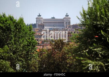 Rome, Italy. 16th July, 2015. The National Monument to Victor Emmanuel II in Rome, Italy, 16 July 2015. Photo: Fredrik von Erichsen/dpa - NO WIRE SERVICE -/dpa/Alamy Live News Stock Photo