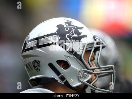 Autzen Stadium, Eugene, OR, USA. 10th Oct, 2015. The Oregon Ducks sport new football helmets for the NCAA football game between the Ducks and the Washington State Cougars at Autzen Stadium, Eugene, OR. Larry C. Lawson/CSM/Alamy Live News Stock Photo