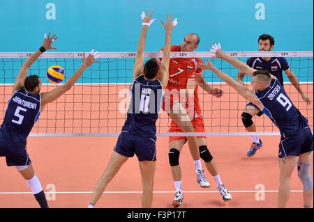 Turin, Italy. 10th Oct, 2015. 2015 Men's European Volleyball Championship - Pool B: Croatia vs. Italy at Palavela, Turin (Italy) Stock Photo