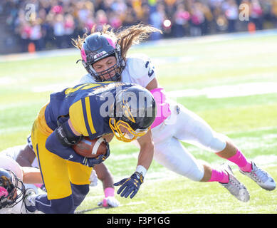 Toledo, OH, USA. 10th Oct, 2015. Kent State's Jordan Italiano #23 flies at the ball carrier during the NCAA football game between the Toledo Rockets and the Kent State Golden Flashes at the Glass Bowl in Toledo, OH. Kyle Okita/CSM/Alamy Live News Stock Photo