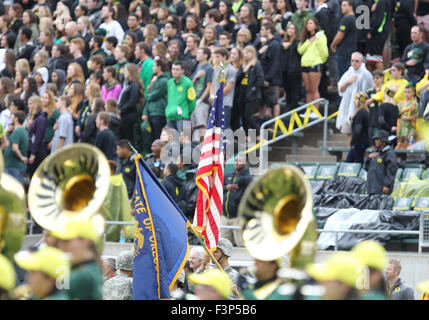 Autzen Stadium, Eugene, OR, USA. 10th Oct, 2015. The Oregon Ducks marching band performs before the NCAA football game between the Ducks and the Washington State Cougars at Autzen Stadium, Eugene, OR. Larry C. Lawson/CSM/Alamy Live News Stock Photo