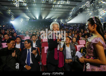 Beijing, China. 11th Oct, 2015. Movie artist Yu Lan speaks at opening ceremony of the 1st National Film Week for Primary and Middle School Students in Beijing, capital of China, Oct. 11, 2015. The 1st National Film Week for Primary and Middle School Students, which is themed with 70th anniversary of the victory of Chinese People's War of Resistance against Japanese Aggression and World War II, kicked off in Beijing 101 Middle School on Sunday. © Shen Bohan/Xinhua/Alamy Live News Stock Photo