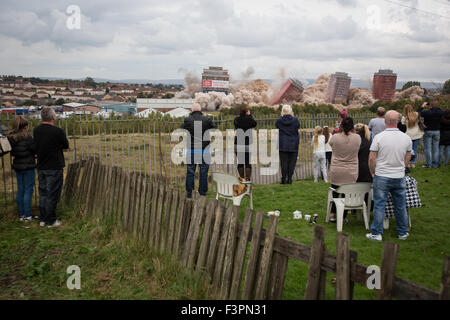 Glasgow, UK. 11th Oct, 2015. The demolition of the iconic Red Road flats, in the East End of Glasgow, Scotland, on Sunday, 11 October 2015. Credit:  jeremy sutton-hibbert/Alamy Live News Stock Photo