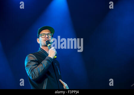 Munich, Germany. 11th Oct, 2015. Presenter Joko Winterscheidt at a free thank you concert for refugee helpers at the Koenigsplatz in Munich, Germany, 11 October 2015. PHOTO: MARC MUELLER/DPA/Alamy Live News Stock Photo