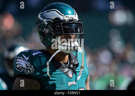 Philadelphia, Pennsylvania, USA. 11th October, 2015. Philadelphia Eagles running back Ryan Mathews (24) looks on prior to the NFL game between the New Orleans Saints and the Philadelphia Eagles at Lincoln Financial Field in Philadelphia, Pennsylvania. The Philadelphia Eagles won 39-17. Credit:  Cal Sport Media/Alamy Live News Stock Photo
