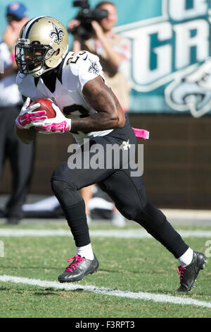 Philadelphia, Pennsylvania, USA. 11th October, 2015. New Orleans Saints Marcus Murphy (23) returns the kick during the NFL game between the New Orleans Saints and the Philadelphia Eagles at Lincoln Financial Field in Philadelphia, Pennsylvania. The Philadelphia Eagles won 39-17. Credit:  Cal Sport Media/Alamy Live News Stock Photo