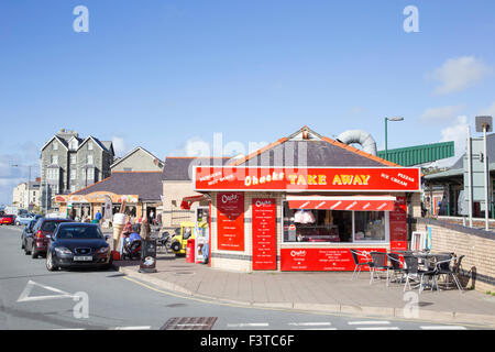 Fast food outlets on the seafront at Barmouth, Gwynedd, North Wales, UK Stock Photo
