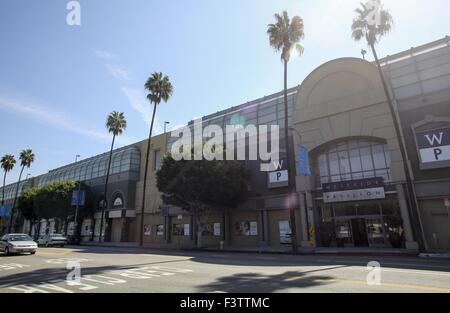 Los Angeles, California, USA. 7th Oct, 2015. Westside Pavilion n West Los Angeles. © Ringo Chiu/ZUMA Wire/Alamy Live News Stock Photo
