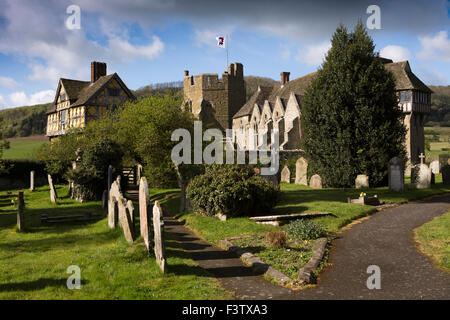 UK, England, Shropshire, Craven Arms, Stokesay Castle, Gatehouse, South Tower and Solar from churchyard