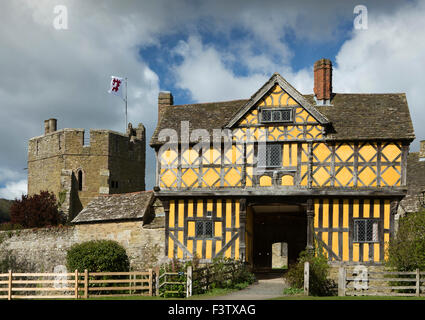 UK, England, Shropshire, Craven Arms, Stokesay Castle, gatehouse and south tower Stock Photo