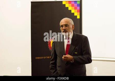 Carlos de Mesa Gisbert, ex-president of Bolivia at the Anglo-Bolivian society supporting Bolivia's Legal Bid for sea access. Stock Photo