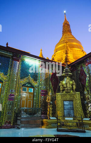 Sutaungpyei pagoda, Mandalay Hill, Mandalay Stock Photo