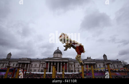 London, UK. 22nd Feb, 2015. File photo taken on Feb. 22, 2015 shows the lion dance during the Chinese lunar New Year celebration in London, Britain. Chinese President Xi Jinping will pay a state visit to Britain from Oct. 19 to 23. © Han Yan/Xinhua/Alamy Live News Stock Photo