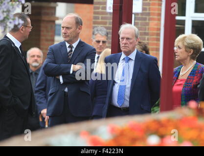 The Funeral of George Cole at Reading Crematorium  Featuring: Dennis Waterman, Patrick Melahide Where: Reading, United Kingdom When: 13 Aug 2015 Stock Photo