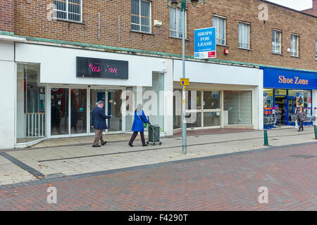 Empty shops in 60s part of Crewe town Stock Photo
