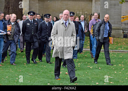 London, UK. 14th October, 2015. Matt Wrack and members of the Fire Brigade's Union prepare to lobby Parliament about the future of the fire and rescue service amid huge concerns about public safety. Credit:  PjrNews/Alamy Live News Stock Photo