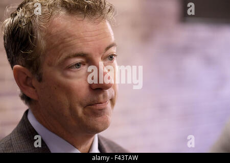 Sioux City, IOWA, USA. 14th Oct, 2015. Republican presidential candidate and U.S. Sen. RAND PAUL (R-KY), campaigns at Morningside College in Sioux City, Iowa, Wednesday morning, Oct. 14, 2015, during his Iowa 10,000 college tour. Paul talked about establishment Washington not listening to students and Democrats and Republicans working together to keep policy and spending the same. Credit:  Jerry Mennenga/ZUMA Wire/Alamy Live News Stock Photo