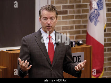 Sioux City, IOWA, USA. 14th Oct, 2015. Republican presidential candidate and U.S. Sen. RAND PAUL (R-KY), campaigns at Morningside College in Sioux City, Iowa, Wednesday morning, Oct. 14, 2015, during his Iowa 10,000 college tour. Paul talked about establishment Washington not listening to students and Democrats and Republicans working together to keep policy and spending the same. Credit:  Jerry Mennenga/ZUMA Wire/Alamy Live News Stock Photo