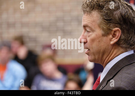 Sioux City, IOWA, USA. 14th Oct, 2015. Republican presidential candidate and U.S. Sen. RAND PAUL (R-KY), campaigns at Morningside College in Sioux City, Iowa, Wednesday morning, Oct. 14, 2015, during his Iowa 10,000 college tour. Paul talked about establishment Washington not listening to students and Democrats and Republicans working together to keep policy and spending the same. Credit:  Jerry Mennenga/ZUMA Wire/Alamy Live News Stock Photo