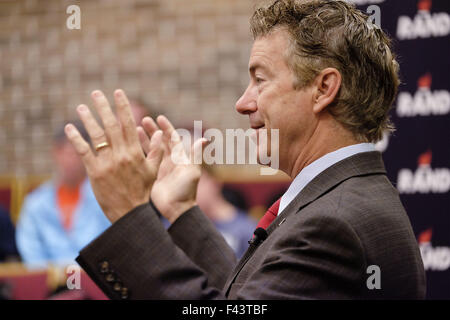 Sioux City, IOWA, USA. 14th Oct, 2015. Republican presidential candidate and U.S. Sen. RAND PAUL (R-KY), campaigns at Morningside College in Sioux City, Iowa, Wednesday morning, Oct. 14, 2015, during his Iowa 10,000 college tour. Paul talked about establishment Washington not listening to students and Democrats and Republicans working together to keep policy and spending the same. Credit:  Jerry Mennenga/ZUMA Wire/Alamy Live News Stock Photo