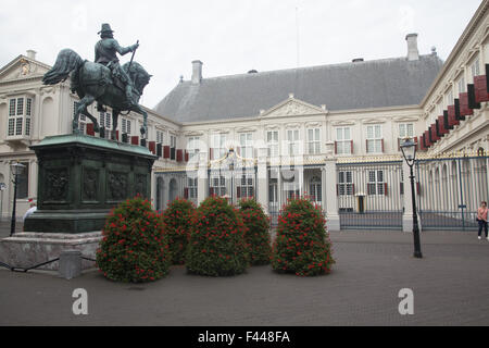 Monument of Prince Willem I van Oranje (1533-1584) across from Noordeinde Palace in The Hague, Netherlands Stock Photo