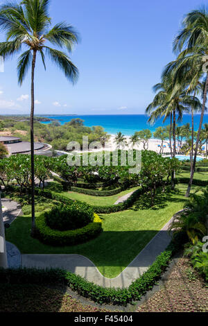 Exterior view of upscale Hapuna Beach Prince Hotel & Golf Course, with beach & ocean beyond, Kohala Coast, Hawai'i, USA Stock Photo