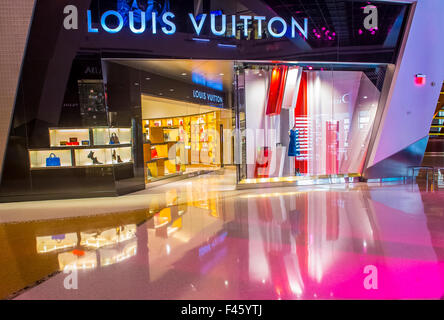 Sign at Louis Vuitton designer boutique Gustavia St Barts Stock Photo: 23601915 - Alamy
