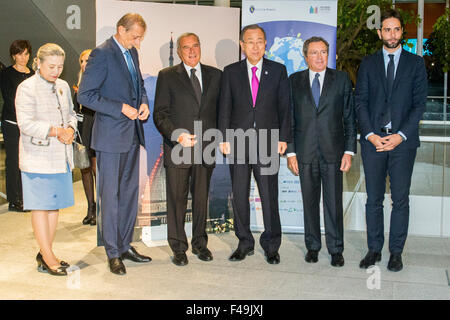 torino, Italy. 15th Oct, 2015. Yoo Soon-taek (1L), Piero Fassino (2L) Mayor of Turin, Senate President Pietro Grasso (3L), Ban Ki-moon (4L) the current Secretary-General of the United Nations, Gian Maria Gros-Pietro (5L) of Intesa SanPaolo and Enzo La Volta (6L), Councilor of the City of Turin at Intesa Sanpaolo's skyscraper before gala dinner for 3rd World Forum of Local Economic Development in Turin. Credit:  Mauro Ujetto/Pacific Press/Alamy Live News Stock Photo