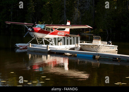 Float plane floatplane pontoon plane on Lake Schwatka Whitehorse Yukon ...